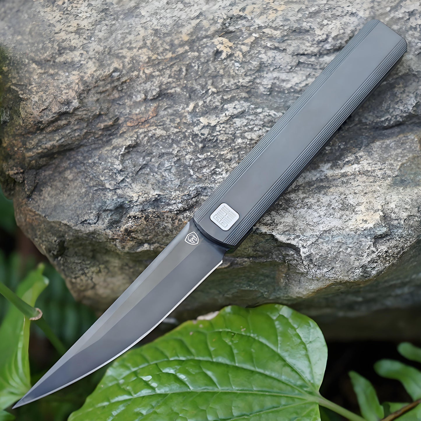 “墨” (MK-28(DLC) M390 Blade Semi-Integral Titanium Front Flipper Design By Tiguass